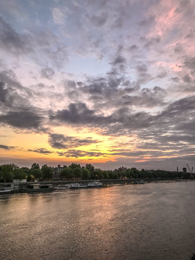 365daysofT's tweet image. Good morning London! 
#london #mylondon #londonlife #travel #travellers #travelgram #travelcouple #travelling #travellife #wanderer #wanderlust #adventure #goodmorning