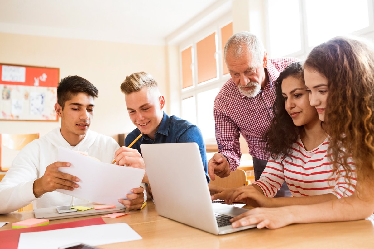 WeAreNPA's tweet photo. Today is the National #TitleIIA Day of Action! Contact your members of Congress and urge them to stand with America’s students and educators by funding Title II and Title IV in ESSA for FY 2019: https://t.co/klmzt1qRdk. #ESSA #MoreTitleIV https://t.co/f4AuqVbV13