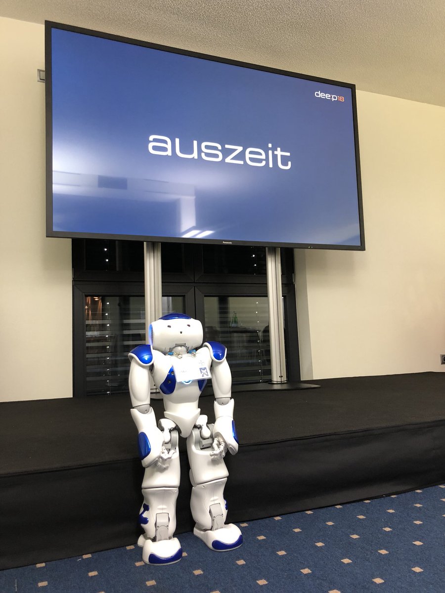 schomberg's tweet photo. Jetzt nimmt sich #Bemny eine #Auszeit - ich einen Filterkaffee! #deep18 https://t.co/GxGOQLcYI4