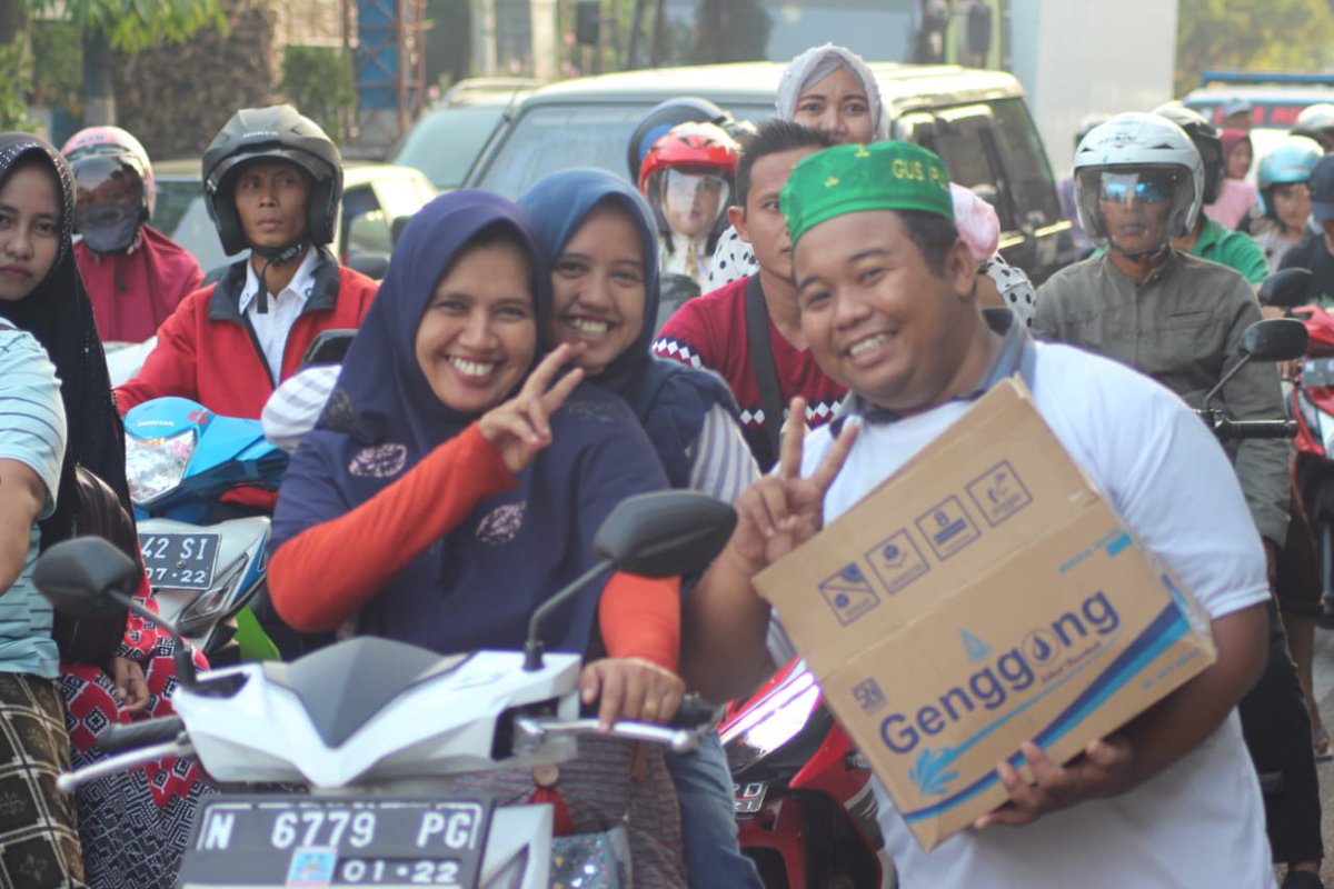 Abah_Fahri's tweet photo. #SedulurNgaji
Berbagi Berkah utk sesama menuju sedulur makmur sedulur cocok
@malik_haramain
@cakimiNOW
@GusIpul_ID
@GunturPuti
@halimiskandarnu
@HadiNgusman
@Banser_CyberNU
@syukron_dosi https://t.co/Swxis1acfS
