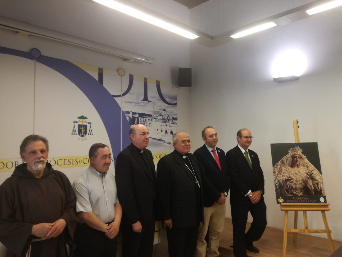 cpazyesperanza's tweet photo. En estos momentos está transcurriendo la rueda de prensa en el Obispado con motivo de la presentación de la Obra social de la #CoronaciónPazyEsperanza https://t.co/RMrFBPo2PF