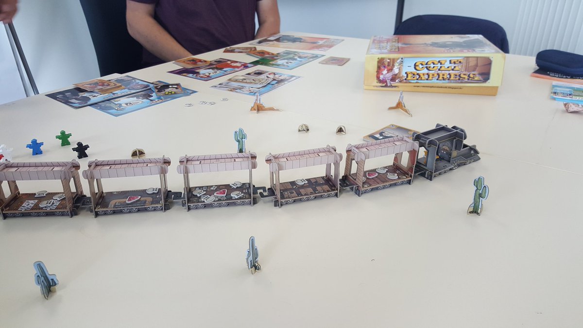 etiennedaspe's tweet photo. Petite partie de #ColtExpress ce midi grace à @Gameet_eu ! 😁 https://t.co/dKWuHsyJm2
