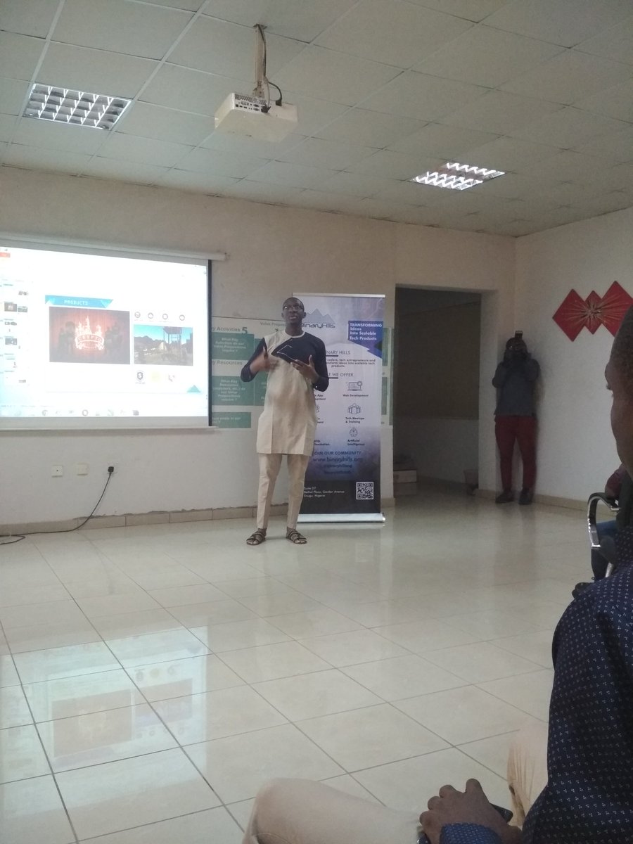 Tboidman's tweet photo. New Hub/ Co working space in @Coal_City

@EmekaOkoye @Havilah2 @StartupSouthNg 

#tech
@GdgEnugu https://t.co/5uSEg8YYjB