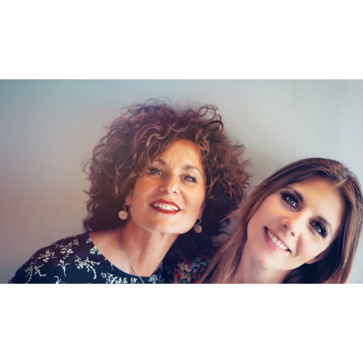 s_notargiacomo's tweet photo. Ci abbiamo preso tutti gusto con le foto di Cucú 🤗 @isabellaeleodor #lester @RadioR101  #colleghibelli #siridesempre #inradio #photography https://t.co/miLJMAuJiF