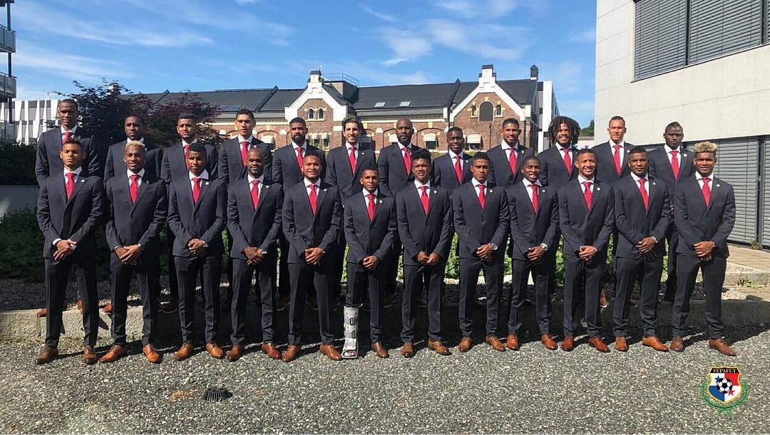rpc_radio's tweet photo. ¡Cuanta elegancia! Así posan nuestros guerreros antes de partir a Rusia para hacer historia. Éxitos muchachos 🇵🇦⚽ #MundialRPCRadio https://t.co/VgEoQHPMxu