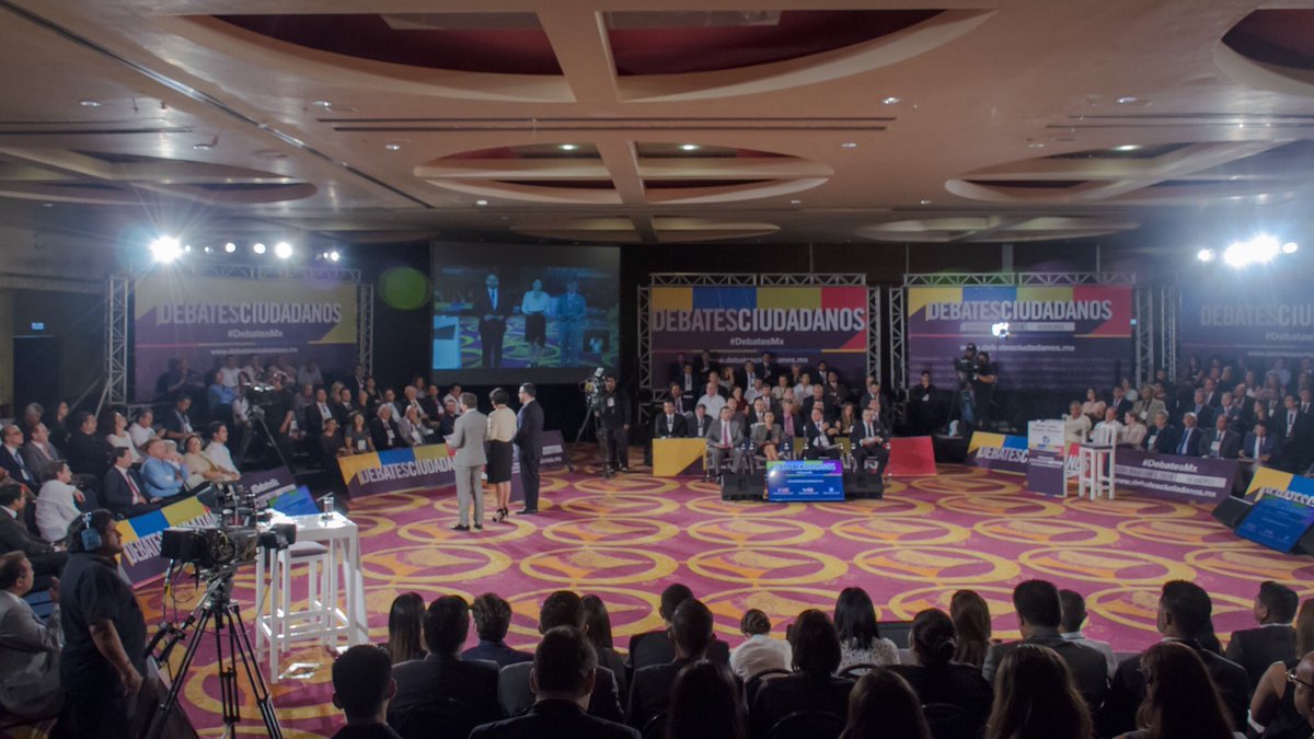 SeMUJER's tweet photo. Nuestro reconocimiento al  excelente trabajo de @jsierraalvarez y su equipo de @COPARMEXVer así como las Asociaciones y Universidades, que se sumaron, para el exitoso #DebateCiudadano de Gobernadores de Veracruz                               #DebateVeracruz https://t.co/Ng6mgyOkpW
