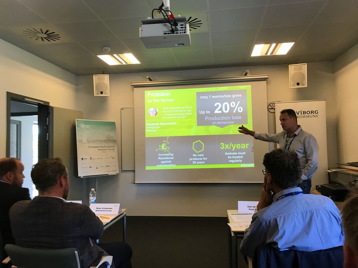 TechTourHQ's tweet photo. Natural and cost-efficient solution for parasites in guts of chicken! Askari offers the newest solution in 30 years in order to increase productivity with 20%. 3.5 million danish krones of funding needed to start-off. #EBVF18 #bioeconomy #circulareconomy https://t.co/la8FO0LTCW
