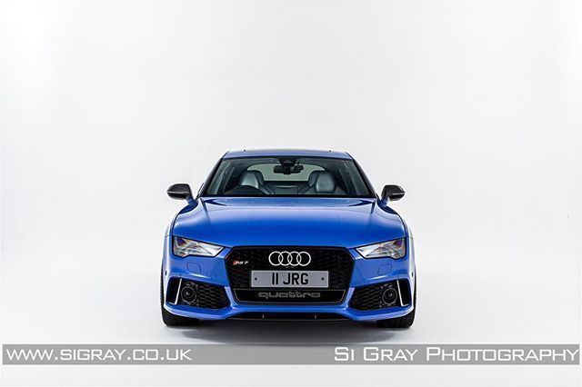 SiGrayUK's tweet photo. Had a busy few days, trying to catch up on everything. Working my way through @justing_is_me RS7’s shoot that we did in the studio. What car would you like to see in the studio ? https://t.co/VNxfDqx877