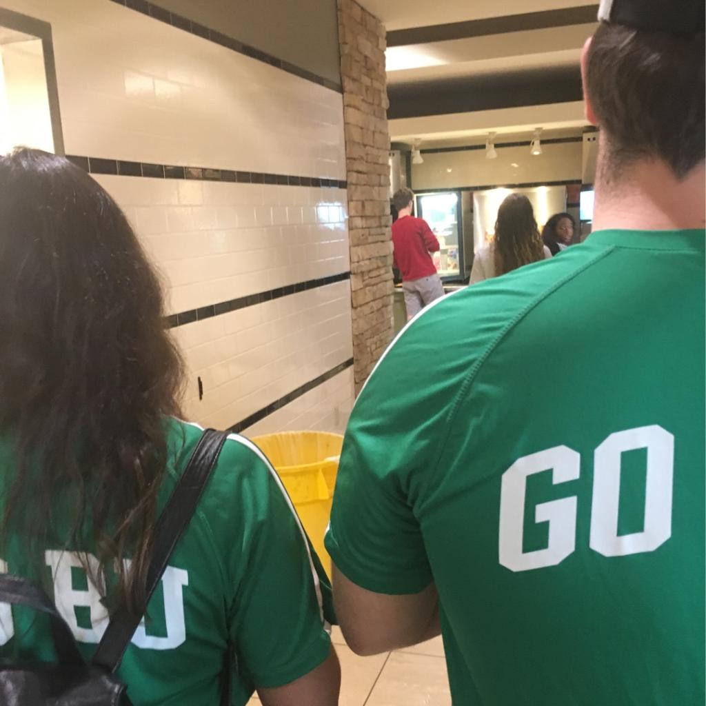 sustainableBU's tweet photo. Hey #BU2022, #sustainableBU ambassadors are excited to meet you at #BUOrientation all summer long! Look for them in green shirts. #NewtoBU #ProudToBU https://t.co/fdXI8GzFGt