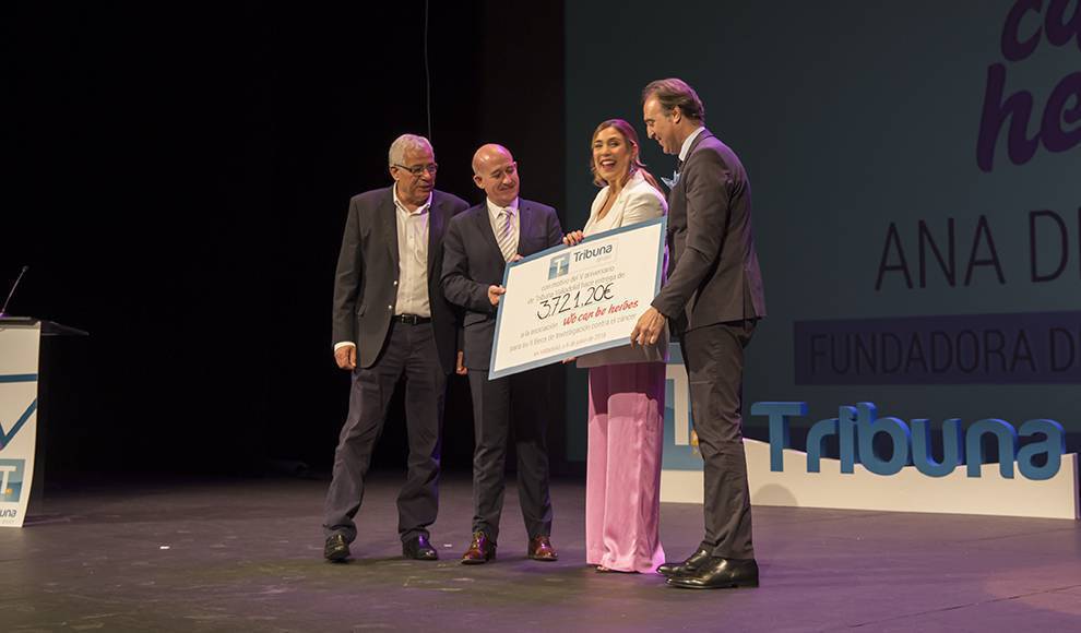 TribunaSal's tweet photo. TRIBUNA entrega 3.721 euros a la Asociación @WeCanBeHeroesEs  para la segunda beca de investigación oncológica.
https://t.co/weo6U8M97n @anadelfraile https://t.co/l0RYoQVzoG