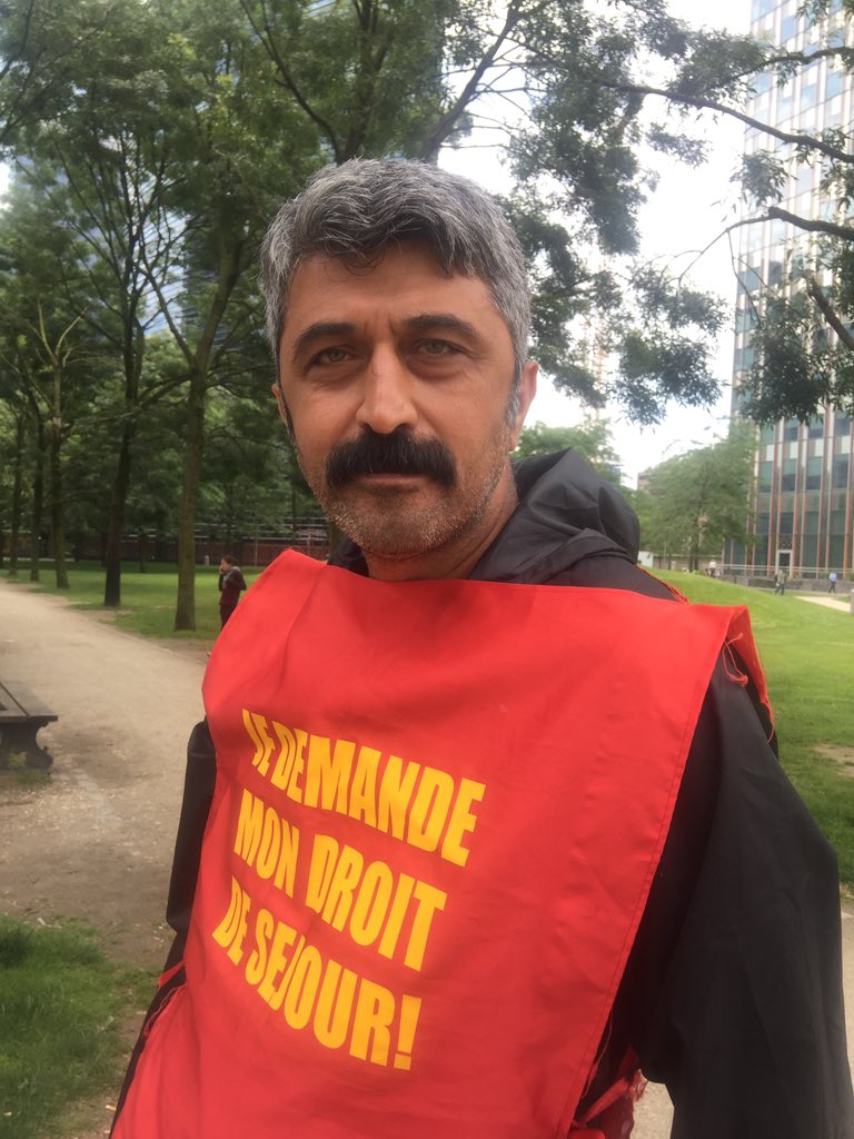 BaharKimyongur's tweet photo. Il y a quelques minutes, Cahit Zorel a eu un couteau sous la gorge en plein Bruxelles. L’agresseur est un fasciste turc qui a promis de revenir avec un flingue. https://t.co/X9KiGoyMaR