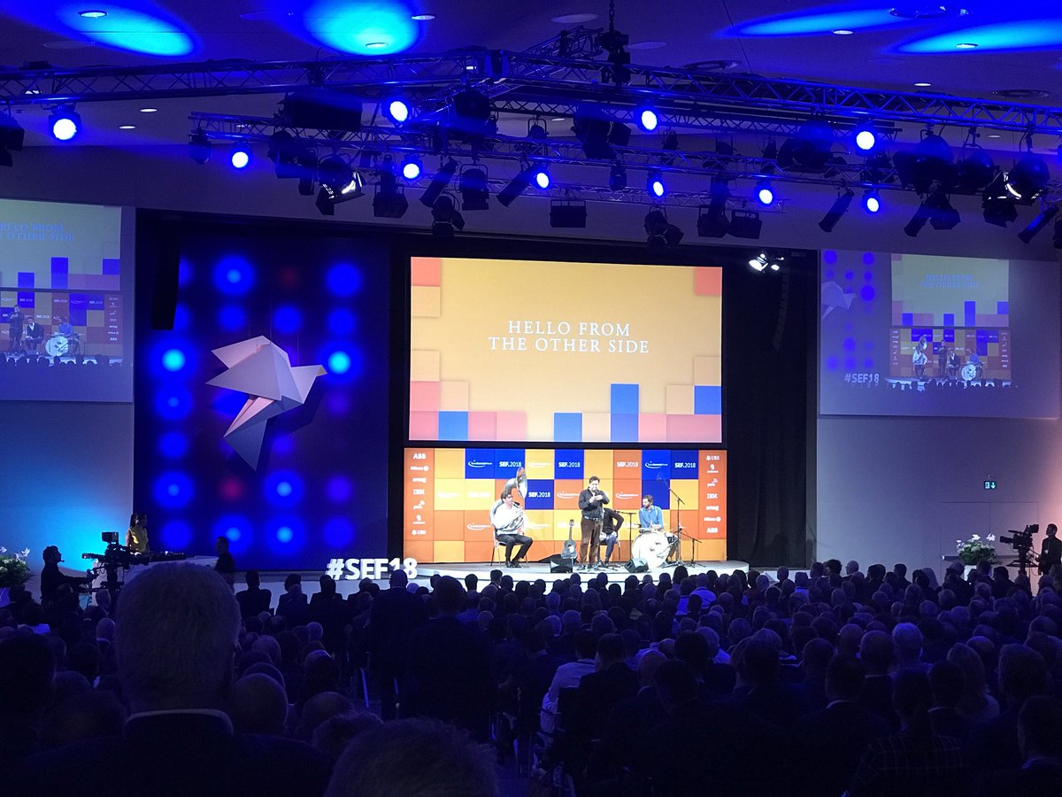 SarahMalaer's tweet photo. SEF.2018 has startet with DJ, live music and comedy #sef18 #ibmch https://t.co/l7XFEBpffX