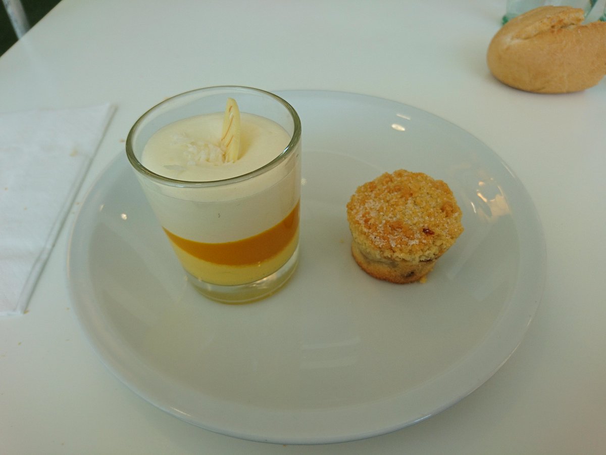 JMFernand3z's tweet photo. Last desserts before hurrying up to the airport. #elixir18 @ELIXIREurope Very nice talks, very nice, constructive discussions and networking https://t.co/uK97Dx2AGY