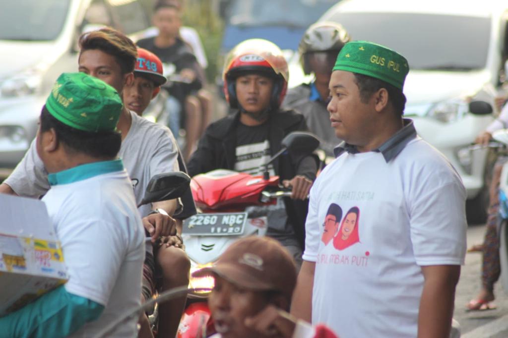 ulf4_m's tweet photo. Trimksh 
Gus ipul ba' puti karna moe jawa timur makmur damai sejahtra 
#SedulurNgaji
@cakimiNOW
@GusIpul_ID
@GunturPuti
@halimiskandarnu
@HadiNgusman
@Banser_CyberNU
@syukron_dosi https://t.co/XV0vdJOndY