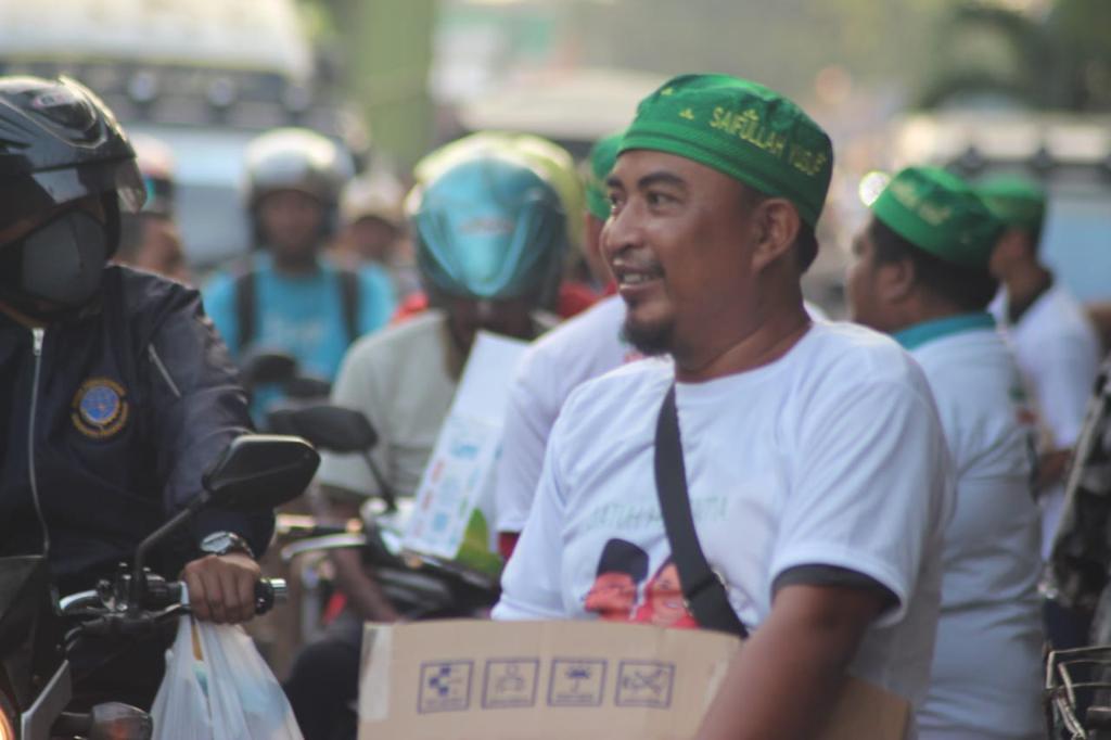 lokatakadereh10's tweet photo. Berbagi berkah ramadhan bersama seduluran probolinggo
#SedulurNgaji
@cakimiNOW
@GusIpul_ID
@GunturPuti
@halimiskandarnu
@HadiNgusman
@Banser_CyberNU
@syukron_dosi https://t.co/UR1iCmMEjp