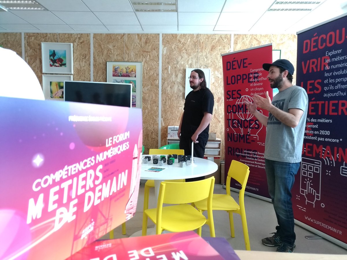 labcentrefrance's tweet photo. Au Lab nous sommes #supercontents d'accueillir @Frequenceecoles qui organise les @Superdemain ! 🤩 https://t.co/GFdssruqj4