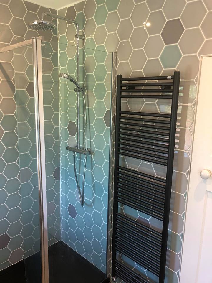 BathroomsJust's tweet photo. STUNNING NEW BATHROOM!
This Bathroom was extended by making the old bathroom and separate WC in to one!
#vitra #ctdtiles #burgbad #justbathroomswaterloo https://t.co/5Lfu2Fox1q