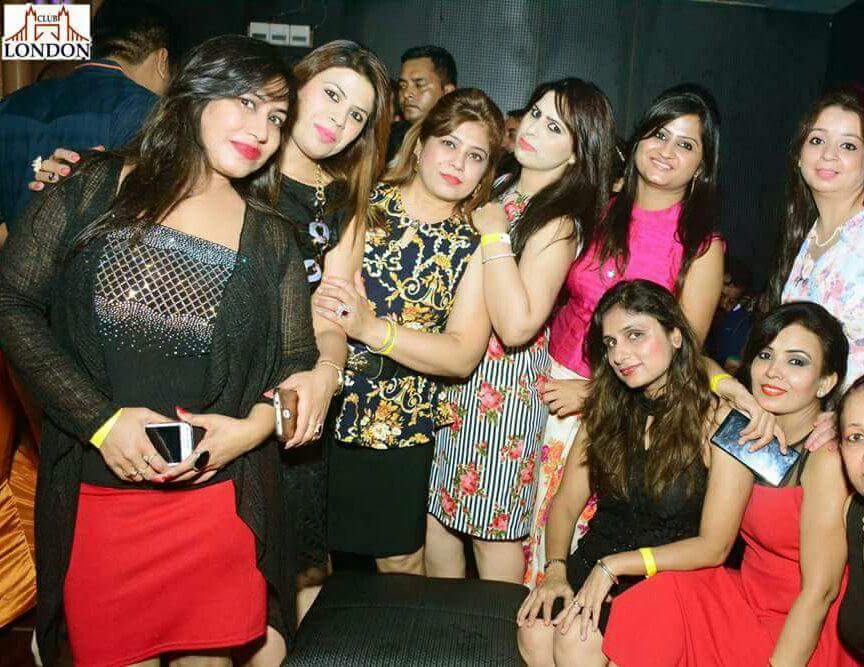 geetztandon's tweet photo. @MiaByTanishq #StyleSquadGoals my girlie Squad is more of fashionable sofesticated & Stylish WD der dressing..latest trends r followed wd in comforts..
@sanchitabhartiy
@THEMURTUZA
@sahildingreja
@sanketdhende
@bold_kitten
@lavishkumar_17
@jyoti_agarwa https://t.co/e6ATkqcrnK