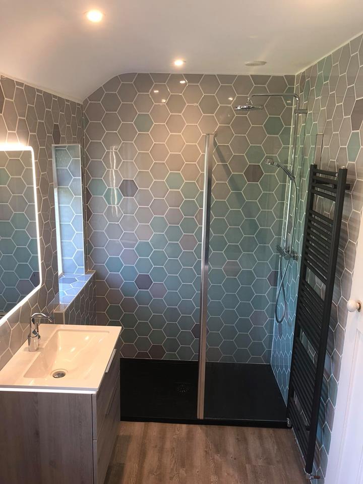 BathroomsJust's tweet photo. STUNNING NEW BATHROOM!
This Bathroom was extended by making the old bathroom and separate WC in to one!
#vitra #ctdtiles #burgbad #justbathroomswaterloo https://t.co/5Lfu2Fox1q