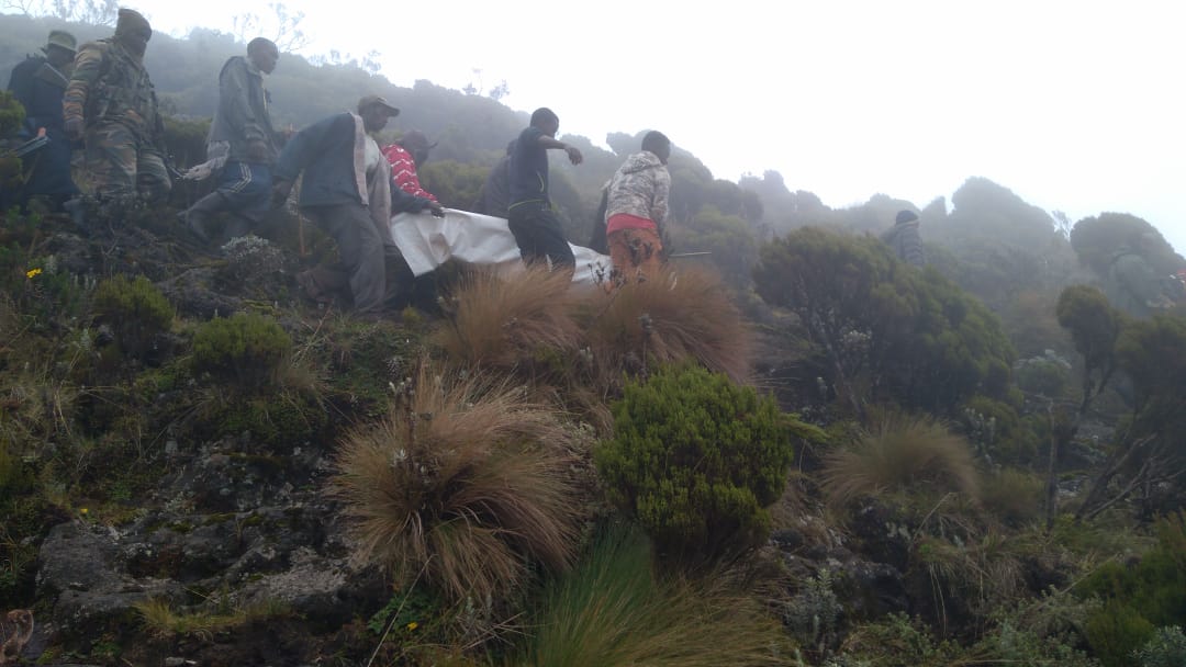 eriknjoka's tweet image. RESCUERS retrieve bodies from the ill-fated #FlySax plane which crashed at the Aberdare ranges on Tuesday afternoon. President @UKenyatta condoles with families of the victims.