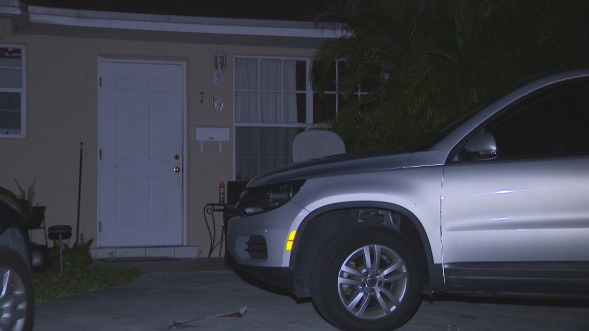 Shots fired into Pembroke Pines home bit.ly/2JBUEK0?utm_so… https://t.co/bt2sl7wtow