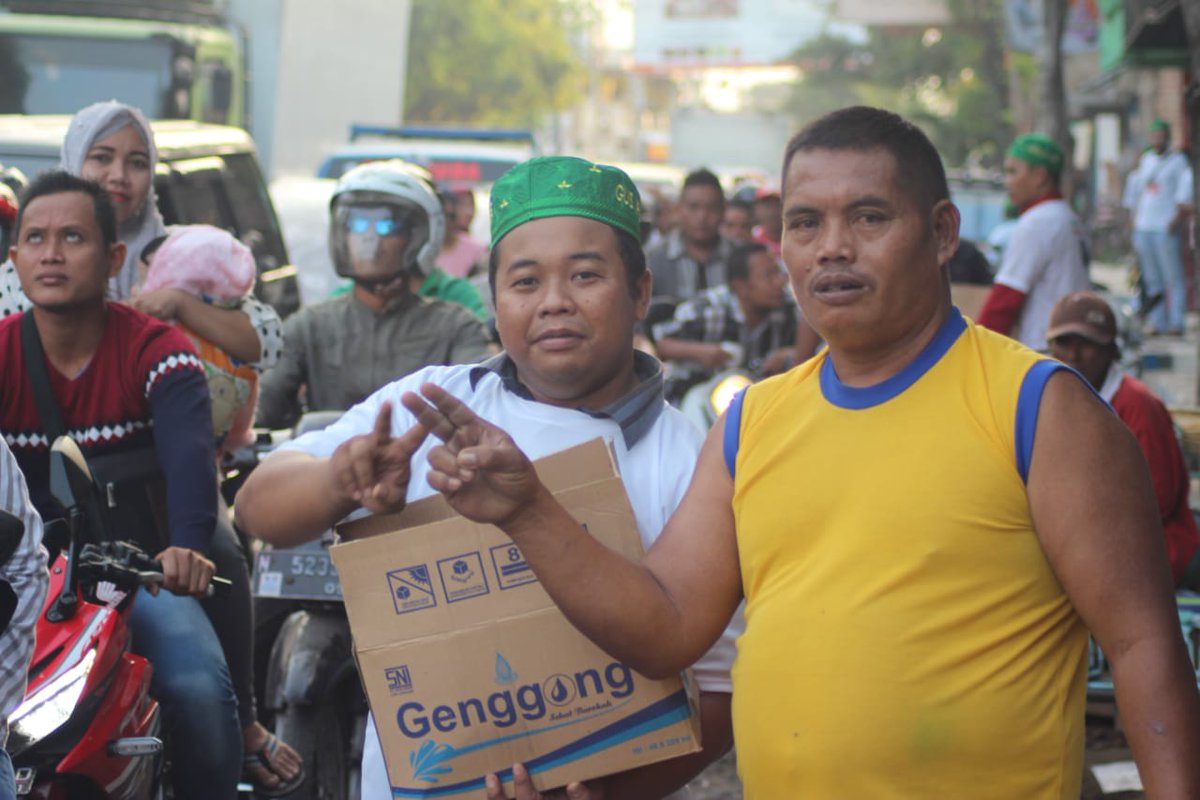 LulukErnawati96's tweet photo. Berbagi di bulan Romadhon akan dilipat gandakan oleh Allah
Mudah2an Gusti MENANG
#SedulurNgaji
@cakimiNOW
@GusIpul_ID
@GunturPuti
@halimiskandarnu
@HadiNgusman
@Banser_CyberNU
@syukron_dosi https://t.co/wH401qG39z