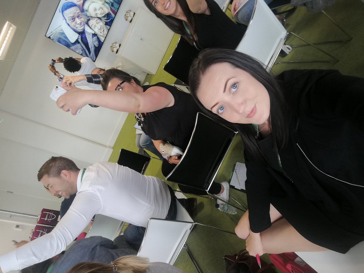 ElysiaBooth's tweet photo. Thanks @dotmailer for an interesting talk on 'Hitting The Mark' yesterday! Here's my 'selfieselfieselfie' pic! :D #HTM2018 #Dotlive @ParkCloudEN https://t.co/hxvAo02eAM