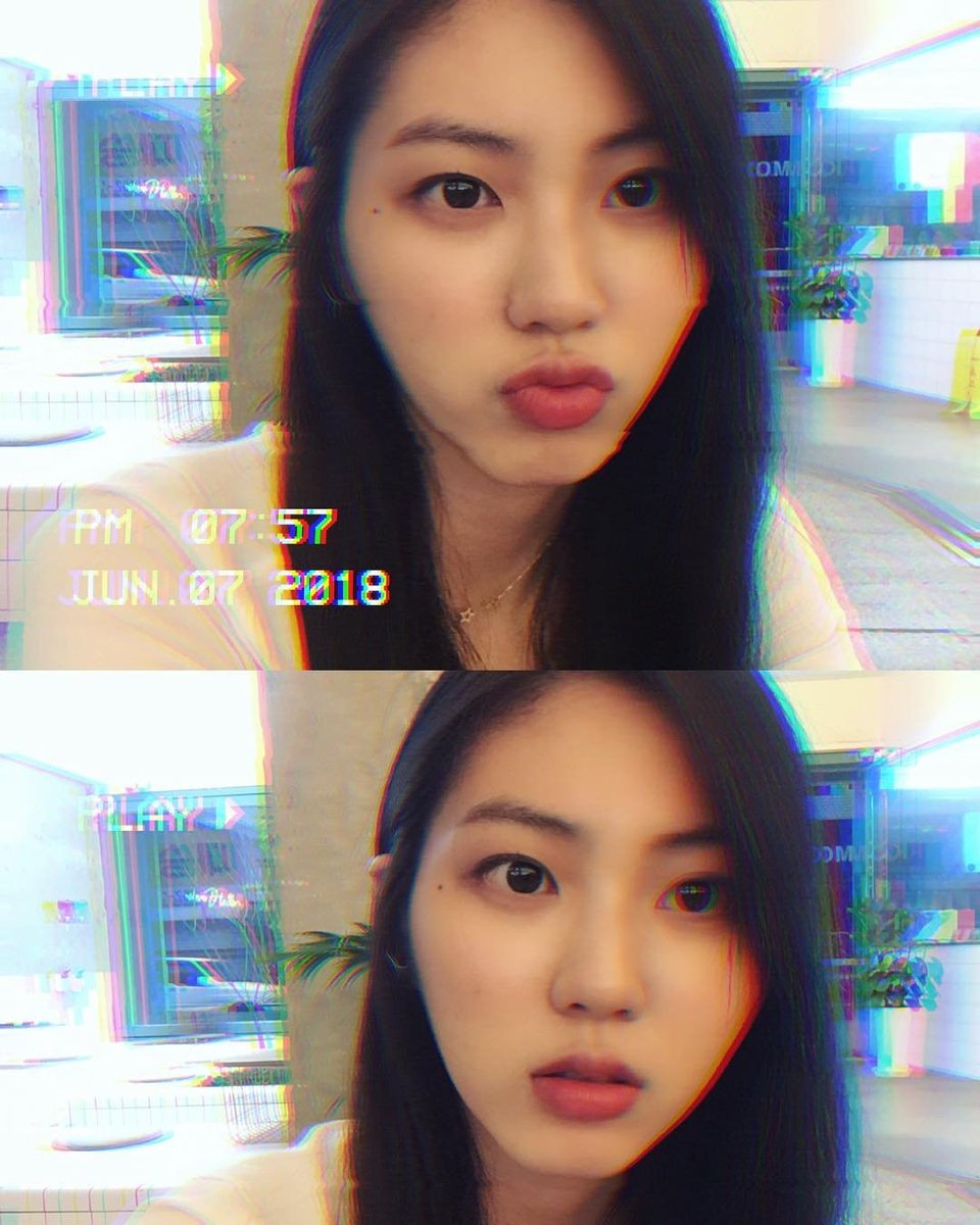 CLCBrazil_'s tweet photo. [ TRAD IG ] 180607 #CLC #Eunbin:

"Beanie ficou seca novamente. Hora de comer dois pedaços de bolo!! #clcstagram #clc #eunbin #bolodemorango #chocobolo"

https://t.co/1rhwfQ4cYZ https://t.co/Yd73nCFpw4