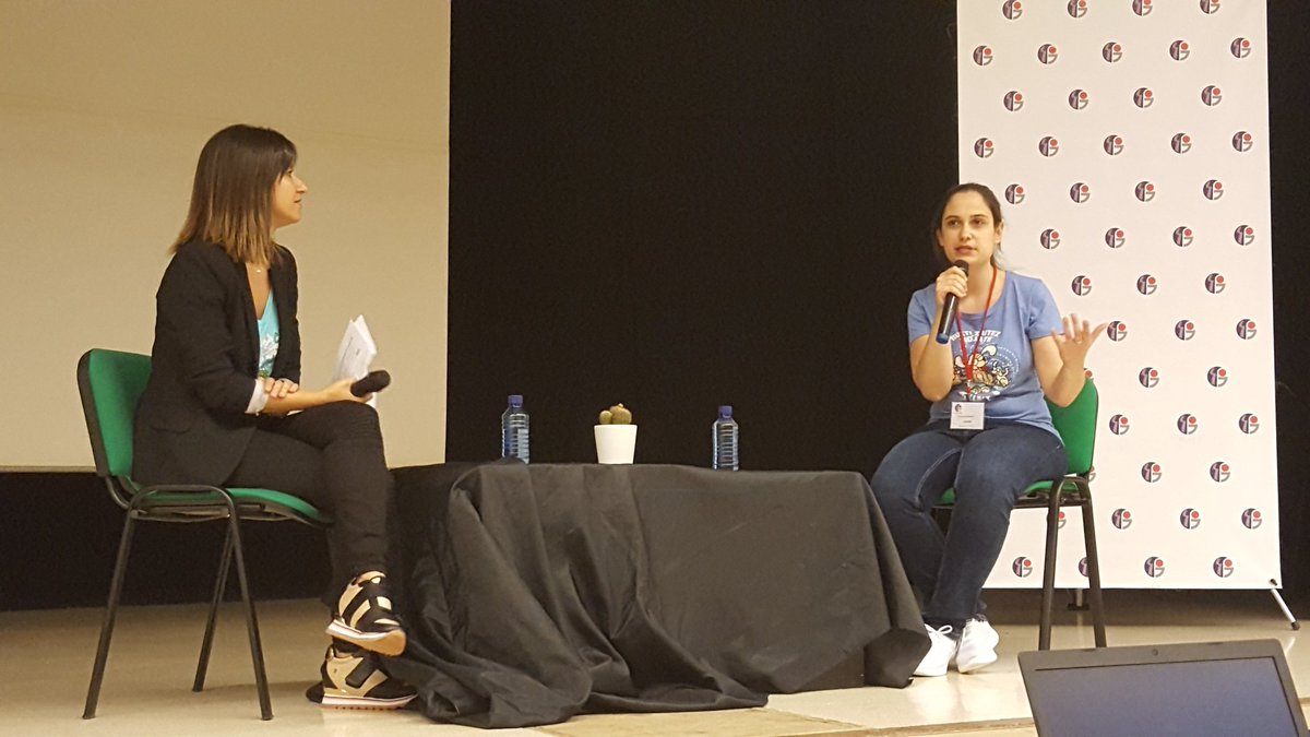 hila's tweet photo. Educar també és conèixer l'enfermetat de l'esclerosi múltiple, enhorabona a l'@IESSagrera que amb @EMdeMallorca ha organitzat una presentació protagonitzada per alumnes del propi centre que la pateixen i que ens han donat una lliçó de vida. https://t.co/kGb1fajESh