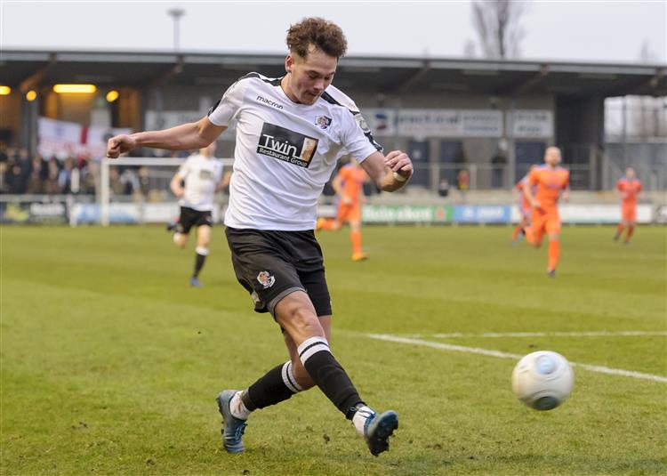 stevetervet's tweet photo. Good luck @alfiepavey in the National League. Hard to believe all those @dartfordfc highlights were crammed into one season. Natural finisher, matchwinner, showman. Defences be warned... it's #PaveyTime. https://t.co/bI8OB1Mvwc