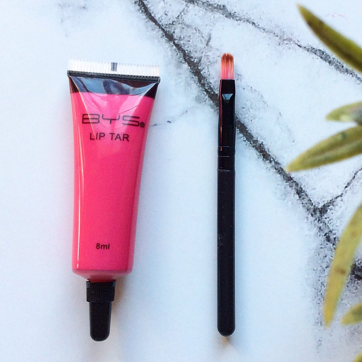 Victoriafolksy's tweet photo. Just a tiny drop goes a loooong way. It's the @BYScosmetics Lip Tar in Party in Ibiza! At @zando_co_za 💄💖🌟✨✨✨ https://t.co/qr2EisrhpC