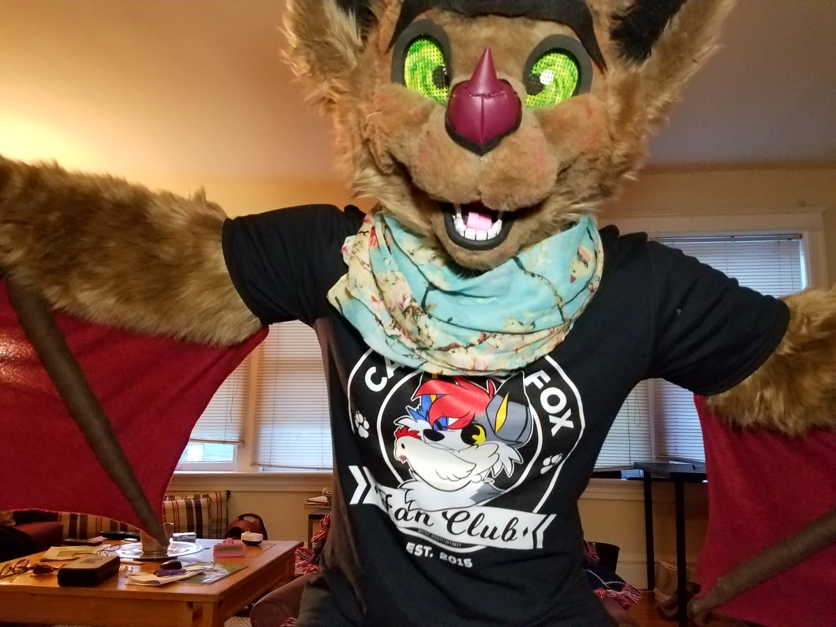 DasFlitter's tweet image. LOVING the new @CaffeineFoxes tee! #ImPretty