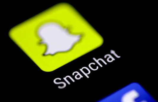 Toile_des_Comms's tweet photo. Snapchat fait machine arrière et revient à la présentation qui a fait son succès - https://t.co/jDvfJVIcvK https://t.co/hMyu0eElrf