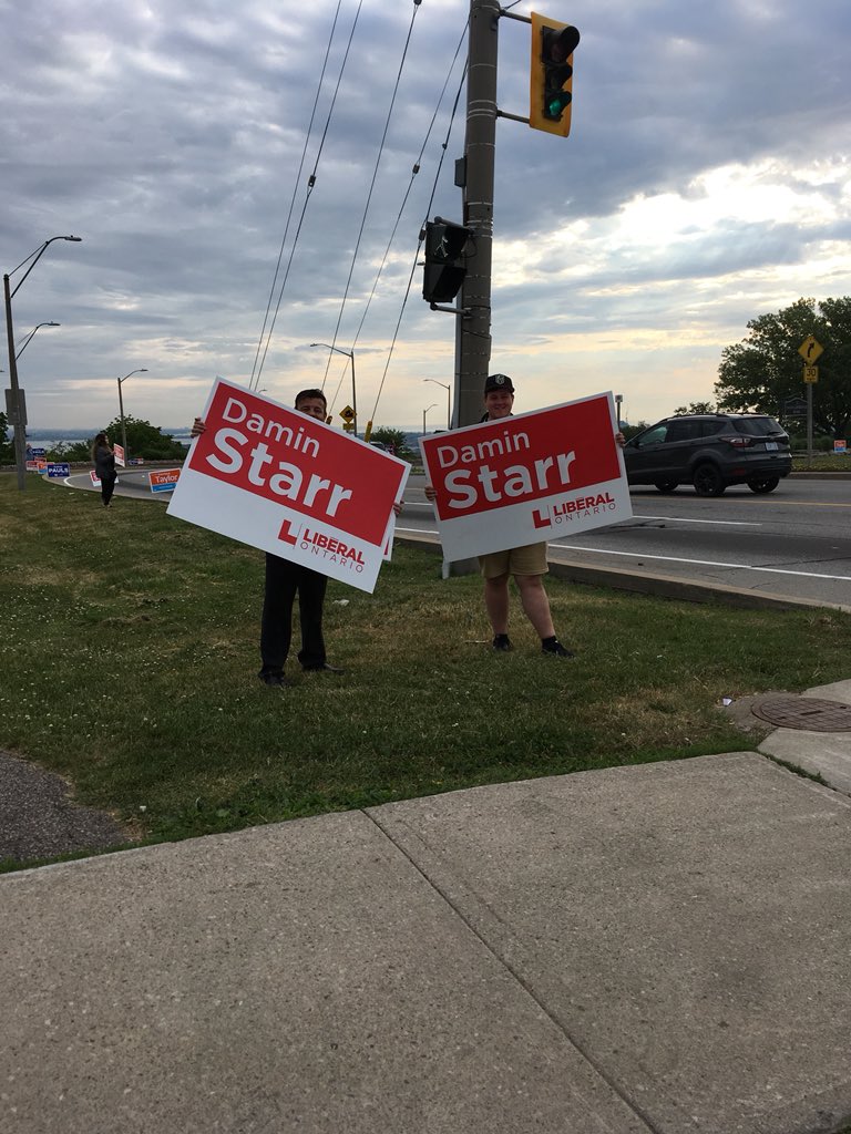 HamMtnPLA's tweet photo. A great morning for a sign wave. Don’t forgot, polls are open from 9am - 9pm! Go @DaminStarr! Getting lots of support from Hamilton Mountain residents going to work. https://t.co/aSvx4Kd5Ox