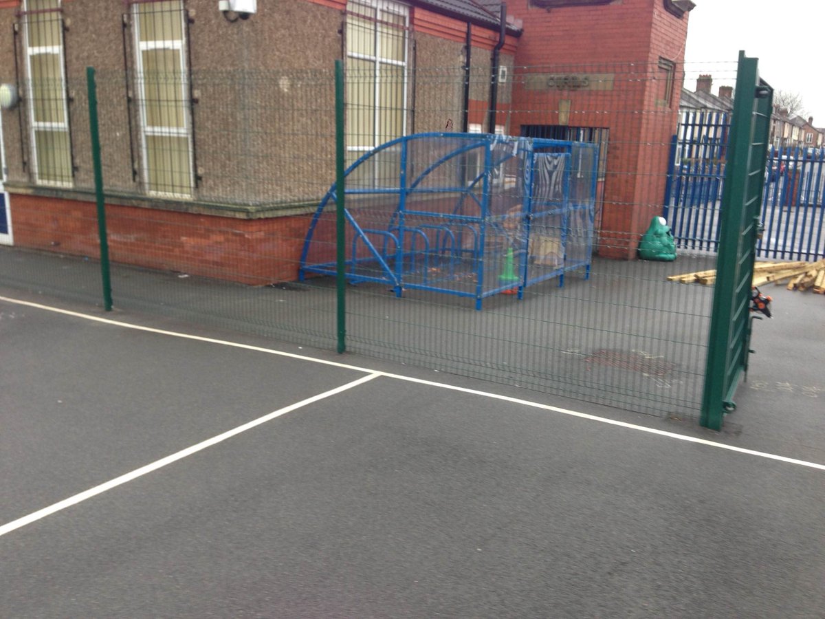 Sterling_Liv's tweet photo. Take a look at our work with Gilmour Junior School who were more than happy with their new school extension! You can read all about the project here https://t.co/S4JraILRSU #LiverpoolBusiness #Construction #Maintenance #Liverpool https://t.co/76QkFO17NL