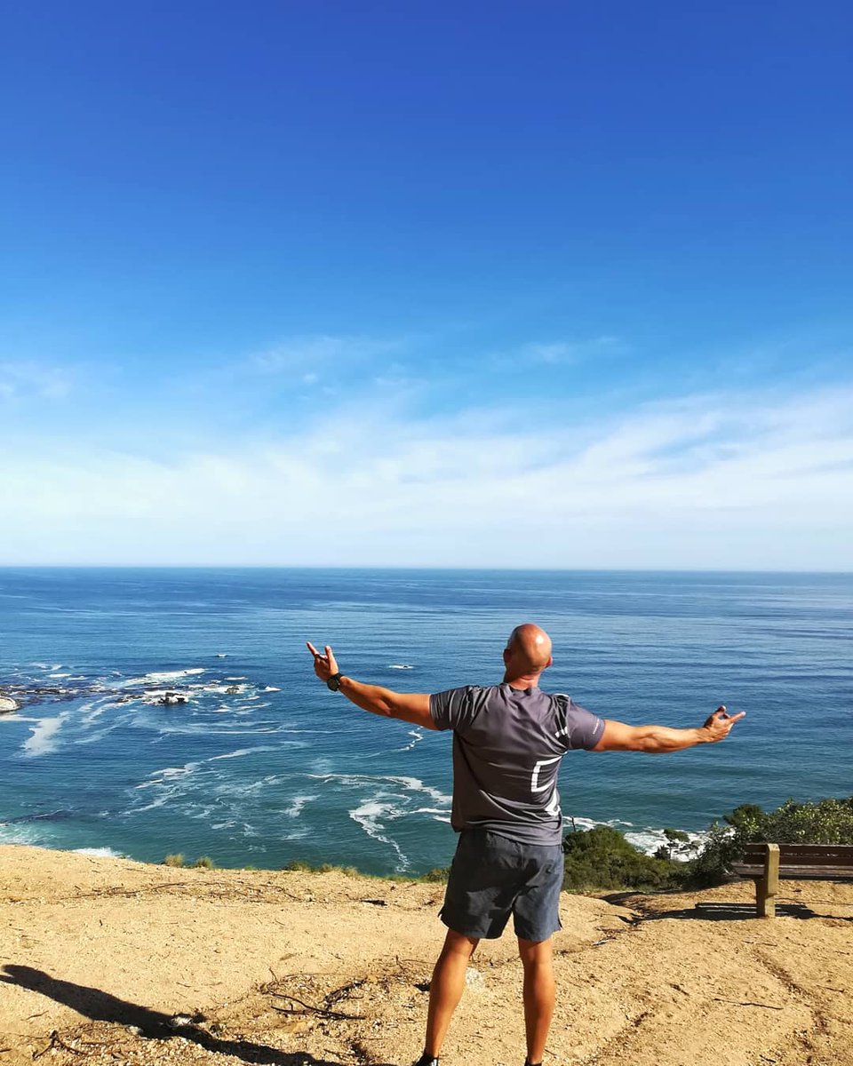 shaqct's tweet photo. @Monique_PR_ @ilovezacom @RoadtripC @CPTtwins @DaveStarley @awethentiq @Namritha_ @FoulkesBrau @NeilJansson @deoudehuize Let the sea set you free 😬 

Yesterday's run around #LionsHead with @WestinCPT #RunForRain #GlobalRunningDay #Capetown 🏃🏃 https://t.co/ZP0VX2Q4jb