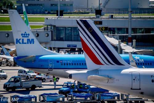 transportonline's tweet photo. EU zwakt aanpak luchtvaartconcurrentie af https://t.co/CwYNR3faDp #AirFrance #KLM #concurrentie #EUsteun https://t.co/MqjBfb78dn