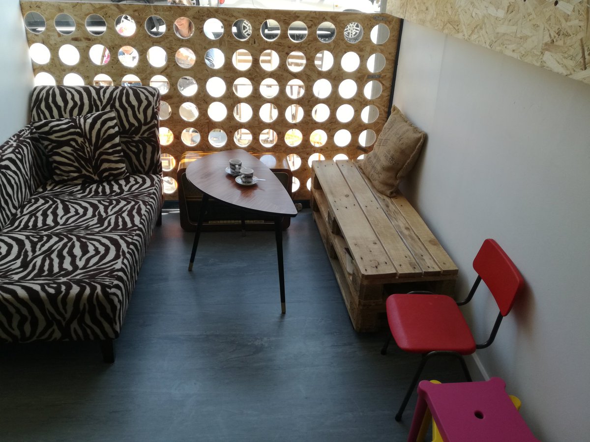 dstitch's tweet image. Check out @SGR_RecordCafe #Glasgow #vinyl #keepitsouthside