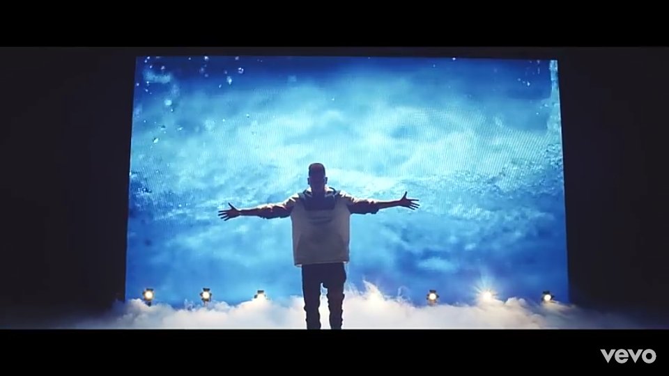 Sello_Makgotho's tweet photo. @akaworldwide ft @TumiMolekane
-   #Starsigns 🔥🔥🔥🔥

#StarSignsVideo
#StarsignsVid 
#Starsigns 

Check the pictures for visuals 🚀🚀
[  THREAD  ] https://t.co/0W5EBZTynq