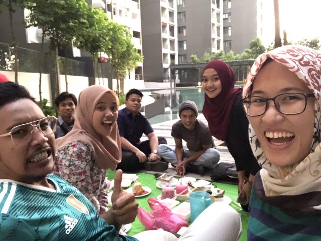 ziqohhh's tweet photo. KMNS-ians reunited! #ifthor #est2010 https://t.co/Ghyzc4jsHD