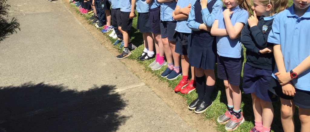 rang2slane's tweet photo. Tá cuairteoir mór le rá ag teacht ach cé hé no cé hí? @Slanens https://t.co/4qw7sjYYrp