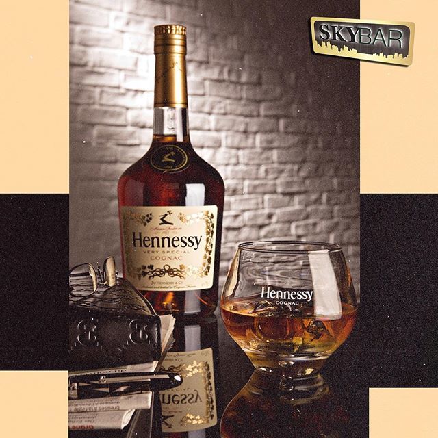 GenesisSkyBar's tweet photo. Hope your Thursday is going great!! 😊🥃 #vsop #hennessy #liquor https://t.co/2nBGlMjz0E https://t.co/Kl7LaPrlUV