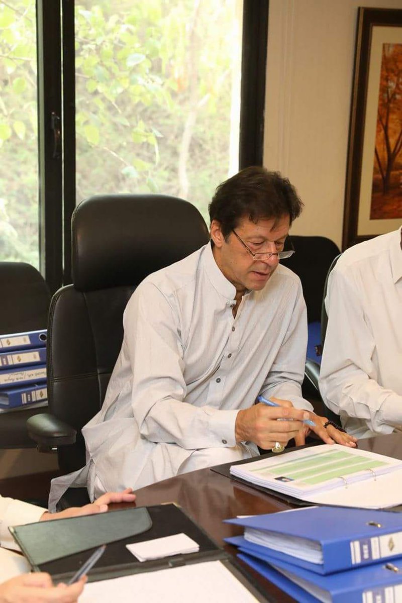 QtarEVM's tweet image. چیئرمین پاکستان تحریک انصاف عمران خان کے زیر صدارت پنجاب کی پارلیمانی بورڈ کا اجلاس جاری،