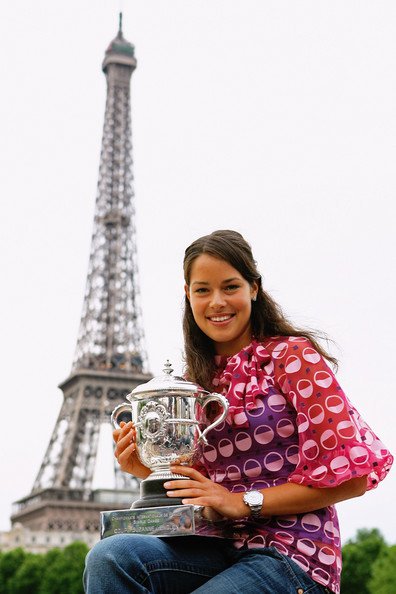 charlyygarcia_'s tweet photo. Today, 10 years ago, WTA had new world number one 1️⃣

🎾 Ana Ivanovic defeated Dinara Safina 6-4 6-3 in RG's 2008 final
🏆 First (and only) Grand Slam title in her career
1️⃣ First serb women to be number one in the world

What a memories!

#RG18 #RolandGarros https://t.co/v5eYHZ32Od