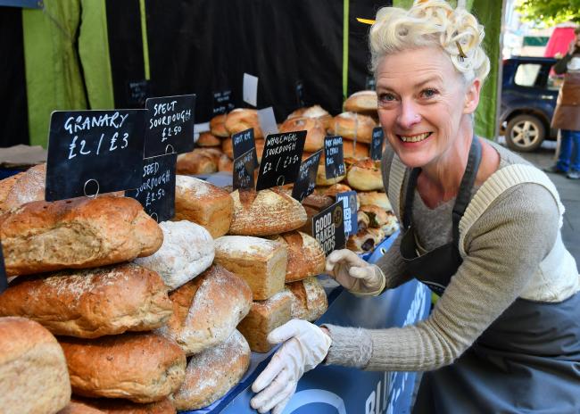 The_Eventmaker's tweet photo. @YorkFoodFest Taster #Festival: 9th & 10th June 2018
Parliament Street & St Sampsons Square #york #foodbars #drink #CraftBeer #YorkshireGin #Yorkshire #local #Provenance #traceable #independant #Artisan #MakeItYork #VisitYork #Yummy #FUN ππ©βπ³π¨βπ³βοΈπ₯π»π·π https://t.co/RQImaATeoi