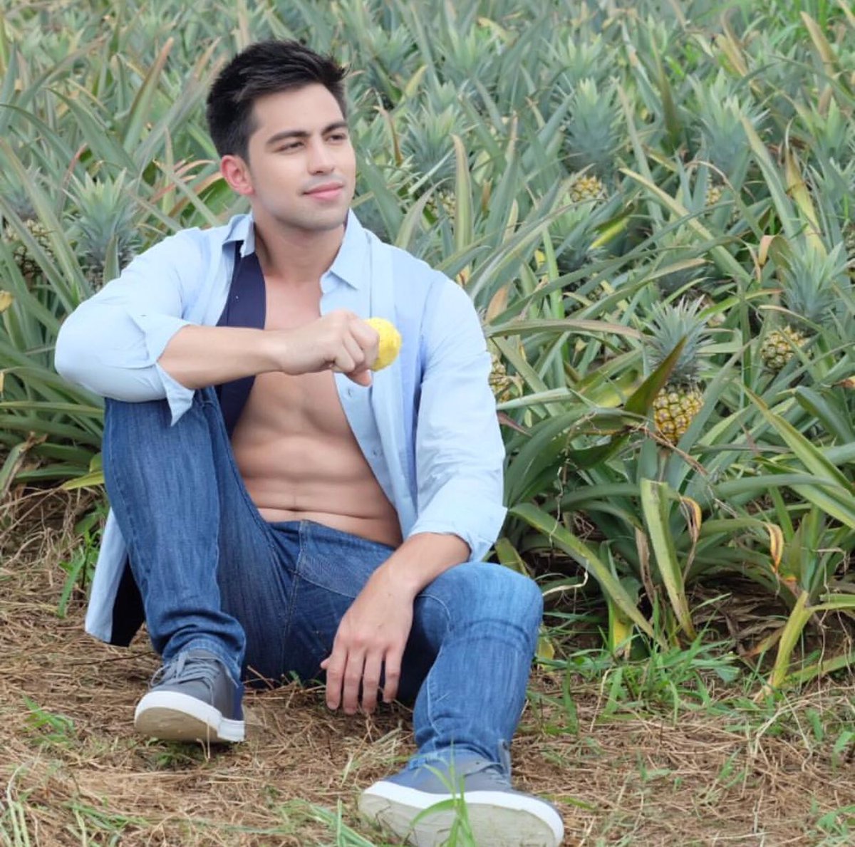 derrrmonasterio's tweet photo. 🍍🍍🍍 https://t.co/1vQiawksGu