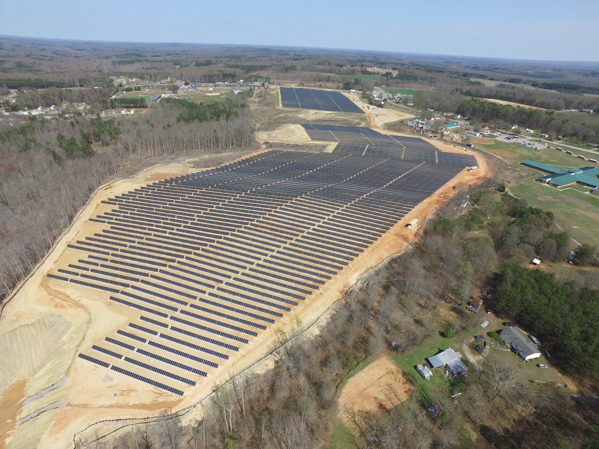 locus_energy's tweet image. .@SolarPowerWorld: Kentuck #SolarProject led by @wglenergy &amp;amp; @Sol_Systems completed the 6MW alternating current system in VA. Locus #Energy monitors the system that'll provide enough #carbonfree #electricity to power 1,200 homes/yr: #solar @SolarKelseyM bit.ly/2LrTjDa
