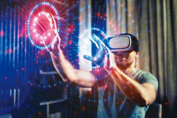 cambashi_dan's tweet photo. 5 tech trends to keep an eye on in 2018 via @houseofbots1 https://t.co/GzvVEtd317 #AI #AdditiveManufacturing #MixedReality https://t.co/rbwjUBxlSO