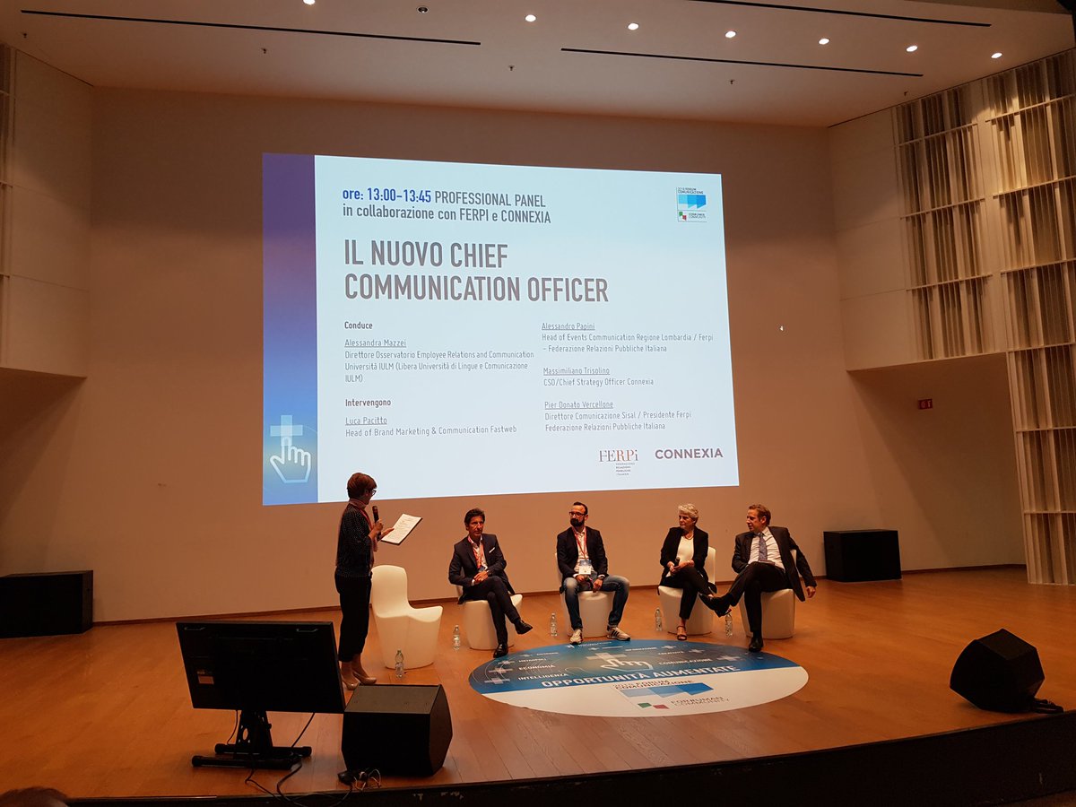 MarcoTower's tweet photo. In piena #DigitalTransformation la meccanica tradizionale della #comunicazione si stravolge e il ruolo del #ChiefCommunicationOfficer diventa quello di manager integratore di competenze sempre più vicino al business e ai vertici aziendali  #ferpi @connexia #CCO #forumcom18 https://t.co/QpM2GqHMwj