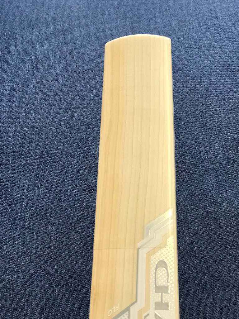 SixSixesCricket's tweet image. Some outstanding Grains on offer to match the blistering performance on these beauty’s @ChaseCricket @H4Lcricket @KookaburraCktUK @GMCricket #prowillow #runmachines #sixsixescricket #shoplocal #bristol